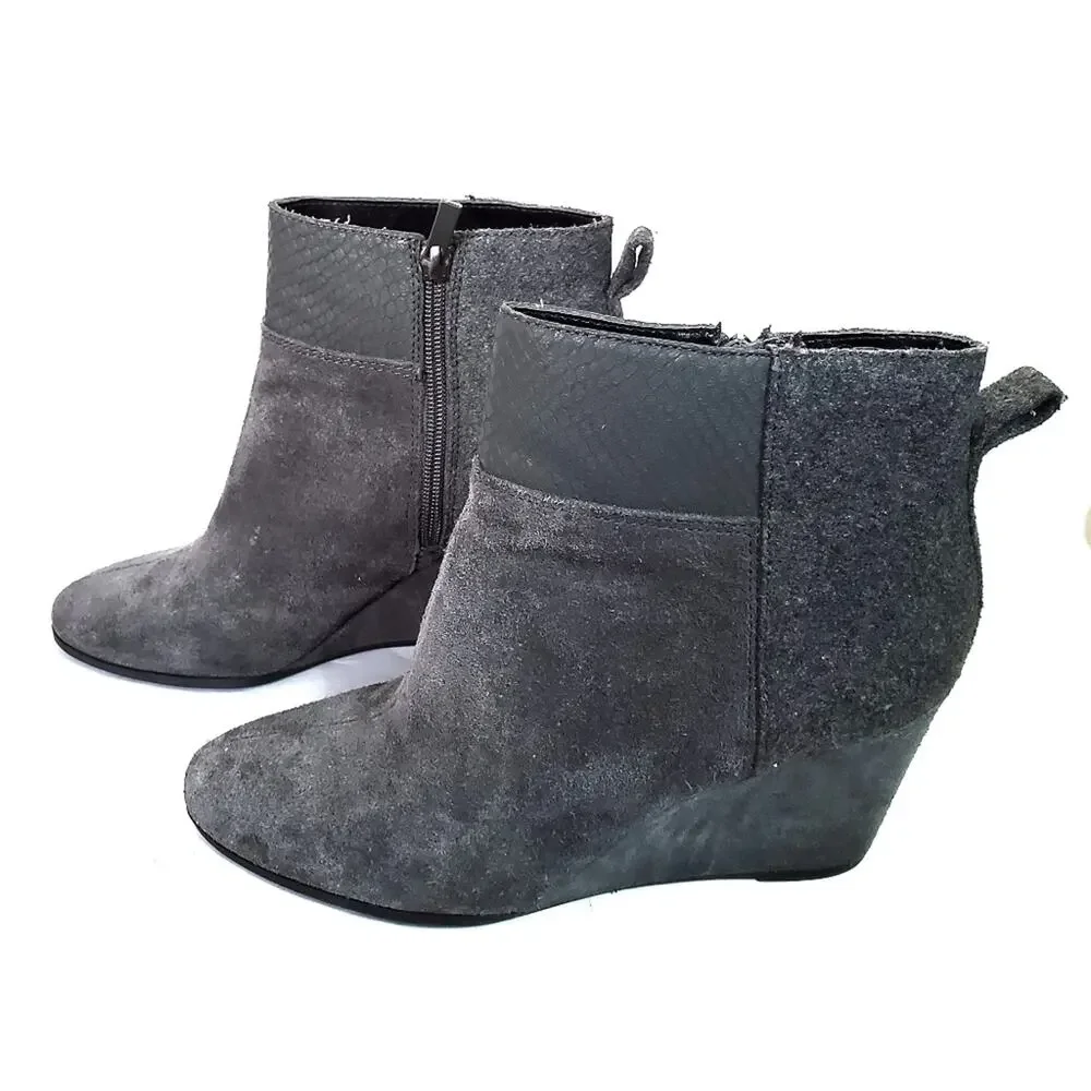 Tahari | Sutton Mixed Media Leather Suede Wedges
